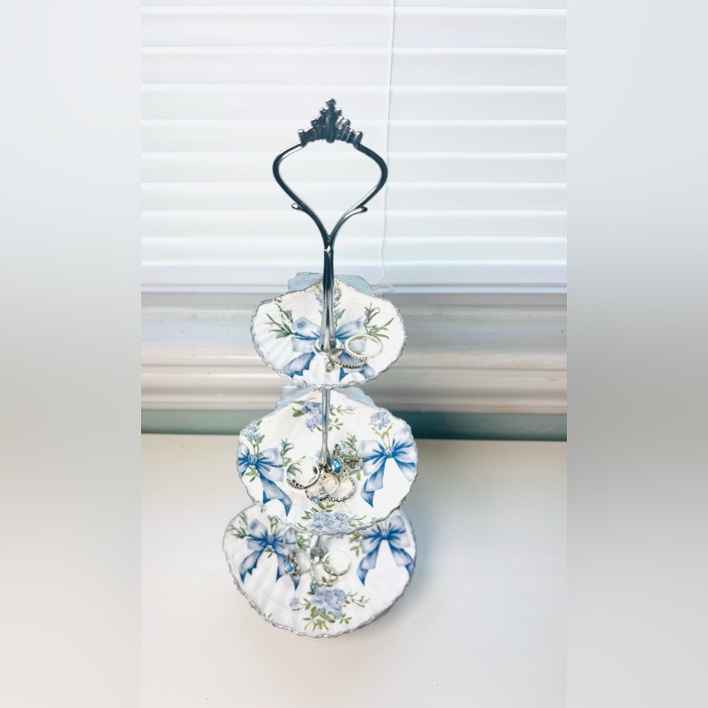 Handmade 3 Tier Scallop Shell Jewelry Stand With Blue Bow Decoupage design